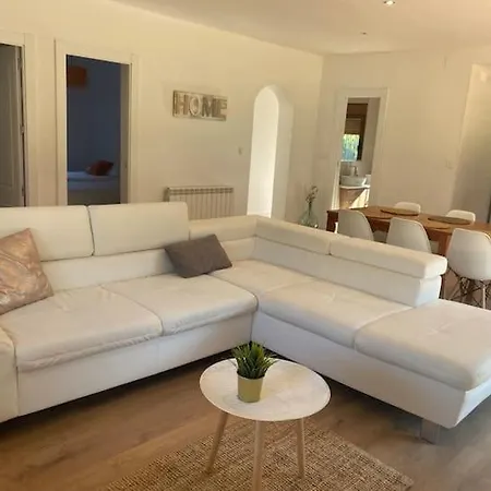Villa Entrepinos